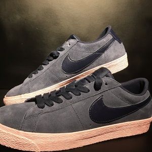 [SOLD] Nike blazer low Obsidian/Bubble gum